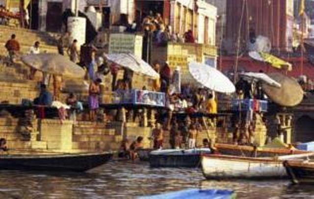 P G On Ganges Varanasi Luaran gambar